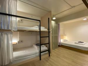 1 người trong phòng tập thể 5 giường – Chỉ dành cho nữ (1 Person in 5-Bed Dormitory - Female Only)