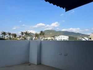 Phòng Gia đình nhìn ra Núi (Family Room with Mountain View)