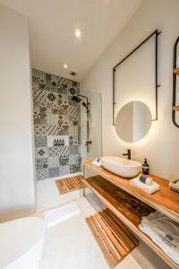 Căn Hộ có Giường Nâng Cao (Apartment with Loft Bed)