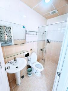 Phòng 4 Người Có Ban Công (Quadruple Room with Balcony)