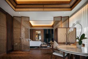 Suite Hạng Tổng thống Nhìn ra Biển (Presidential Suite with Ocean View)