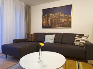 One-Bedroom Apartment with Balcony TOP 29 room in Kaiser Royale Top 29 by welcome2vienna