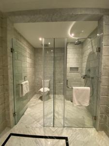 Executive Suite (Execuitve Suite)