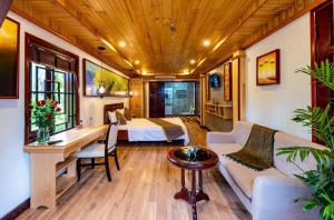 Phòng Đôi Loại Sang (Deluxe Double Room)
