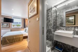 Double Room with Balcony and Sea View room in Gallery Residence & Hotel Nisantasi