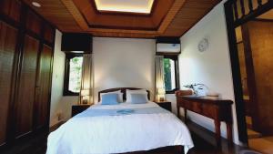 Phòng Deluxe Giường Đôi/2 Giường Đơn Kèm Quyền Sử Dụng Hồ Bơi (Deluxe Double or Twin Room with Pool Access)