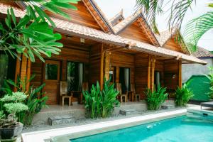 Phòng Giường Đôi Nhìn Ra Hồ Bơi (Double Room with Pool View)