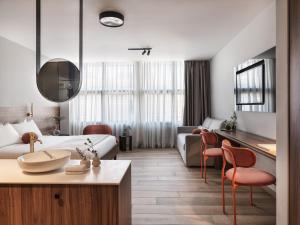 Superior Suite room in The Newel Acropolis