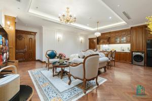 Căn Hộ 2 Phòng Ngủ Hướng Thành Phố (Two-Bedroom Apartment with City View)
