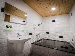 Phòng 3 Người Có Bồn Tắm (Triple Room with Bath)