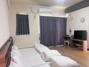 Phòng 4 Người Có Vòi Sen (Quadruple Room with Shower)