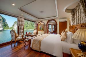 Ưu Đãi Đặc Biệt - Suite Hoàng Gia (Special Offer - Royal Suite)