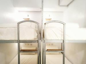 Phòng 4 người có phòng tắm chung (Quadruple with Shared Bathroom)