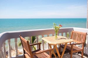 Phòng Giường Đôi Nhìn Ra Biển (Double Room with Sea View)