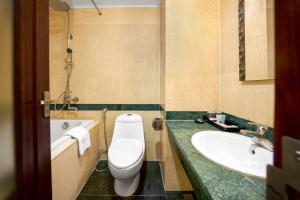 Phòng Hai Giường Đơn Loại Sang (Deluxe Twin Room)