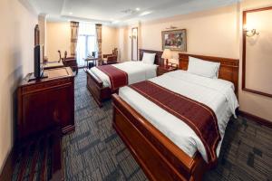 Phòng 2 Giường Đơn Nhìn Ra Thành Phố (Twin Room with City View)