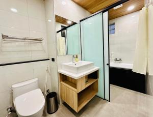 Phòng Giường Đôi Nhìn Ra Cảnh Thành Phố (Double Room with City View)