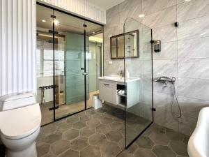 Phòng Deluxe Giường Đôi Có Bồn Tắm (Deluxe Double Room with Bath)