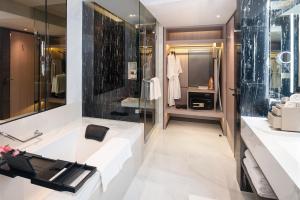 Phòng Suite Family 2 phòng ngủ (Two Bedroom Family Suite)