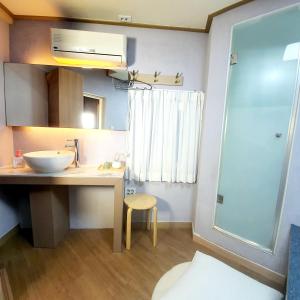 Phòng Đơn Có Phòng Tắm Riêng (Single Room with Private Bathroom)
