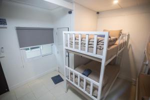 Phòng 4 người có phòng tắm riêng (Quadruple Room with Private Bathroom)