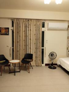 Phòng 2 giường đơn có ban công (Twin Room with Balcony)