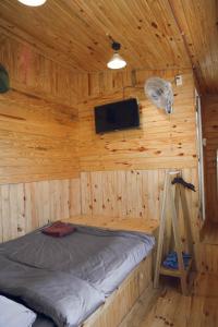 Phòng Giường Đôi Nhìn Ra Núi (Double Room with Mountain View)