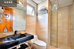 Phòng Giường Đôi Lớn Loại Sang (Deluxe Queen Room)