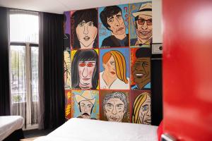 Triple Room with Shared Toilet and Bathroom  room in BackStage Hotel