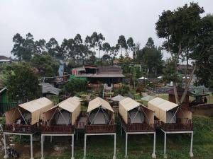Lều (Tent)