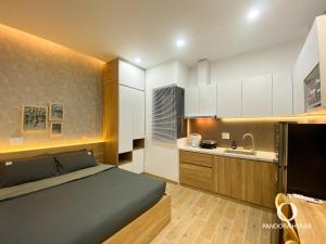 Căn Hộ Nhỏ Hướng Thành Phố Có Ban Công (City View Studio with Balcony)