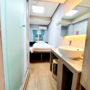 Phòng Đơn Có Phòng Tắm Riêng (Single Room with Private Bathroom)