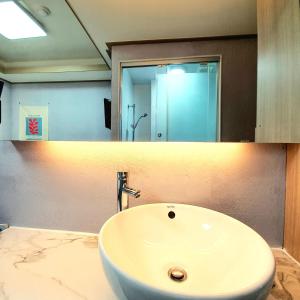 Phòng Đơn Có Phòng Tắm Riêng (Single Room with Private Bathroom)