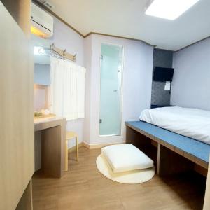 Phòng Đơn Có Phòng Tắm Riêng (Single Room with Private Bathroom)