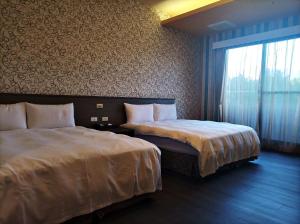 Phòng Hạng Tiết kiệm Cho 4 Người (Economy Quadruple Room)