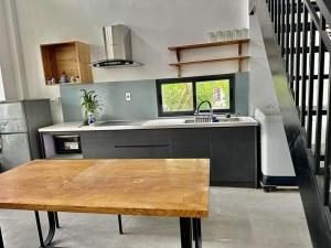 Biệt Thự Có Hồ Bơi Riêng (Villa with Private Pool)