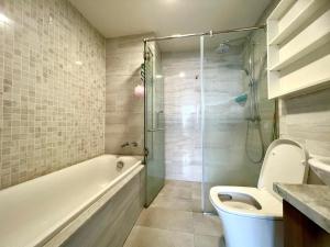 Phòng 4 Người Có Ban Công (Quadruple Room with Balcony)