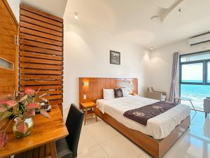 Phòng Loại Sang Hướng Biển có Giường Lớn (Deluxe King Sea View)