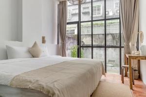 Garden View Double Room - Pet-Friendly