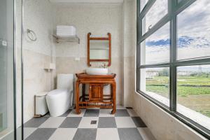 Phòng Gia Đình Hướng Núi (Mountain View Family Room)