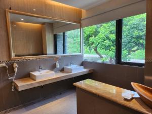 Phòng 4 người nhìn ra vườn (Quadruple Room with Garden View)