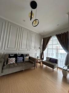 Biệt Thự (Villa)