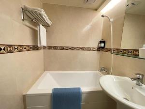 Phòng Deluxe 3 người (Deluxe Triple Room)