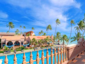 Phòng Đôi Loại Sang Hướng Bể Bơi (Deluxe Pool View Double Room)
