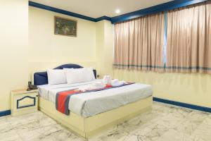 Phòng Deluxe Giường Đôi Có Ban Công (Deluxe Double Room with Balcony)