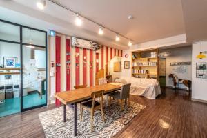Phòng 3 người Có phòng tắm chung (Triple Shared Bathroom)