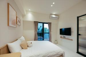 Phòng Deluxe Giường Đôi Có Ban Công (Deluxe Double Room with Balcony)