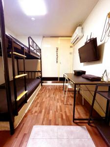 Phòng Giường Đôi Có Phòng Tắm Riêng (Double Room with Private Bathroom)