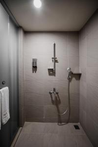 Phòng Business 4 người không có cửa sổ (Business Quadruple Room without Window)