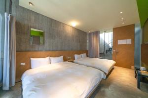 Nhà 3 Phòng Ngủ (Three-Bedroom House)
